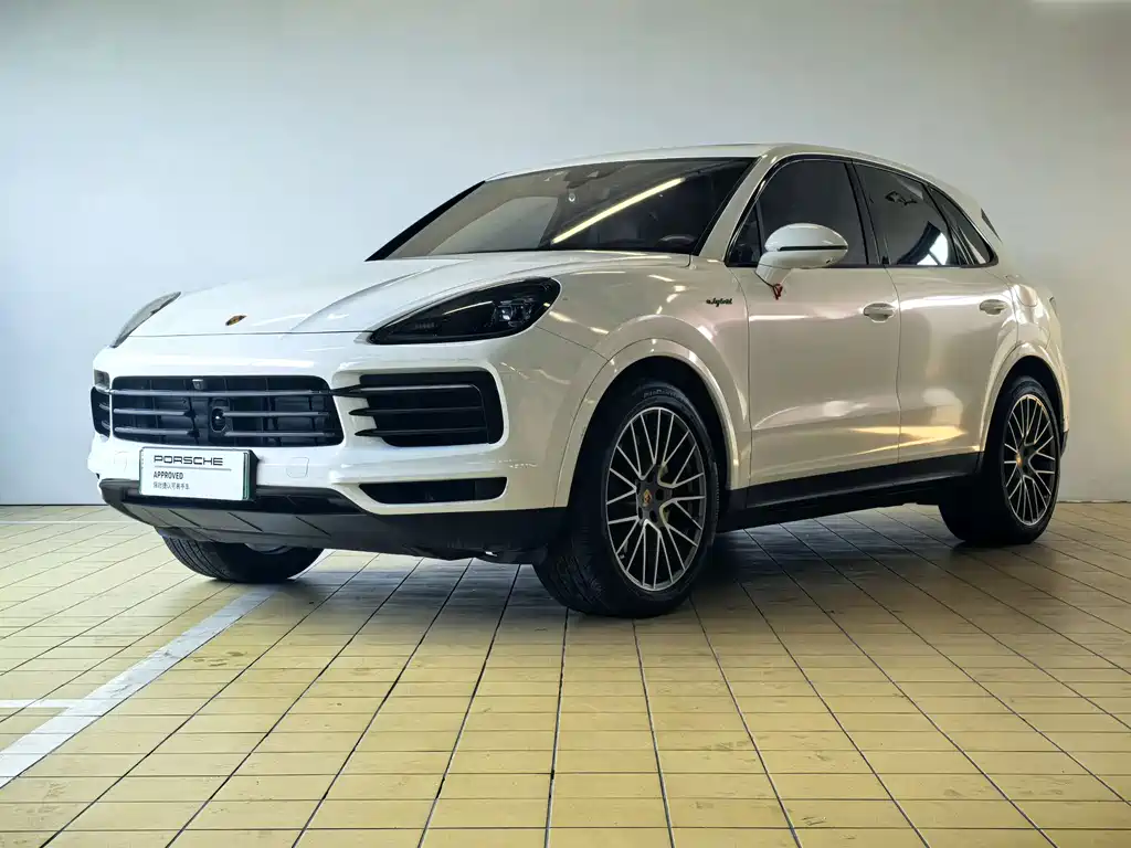 Porsche Cayenne Hybrid 2023