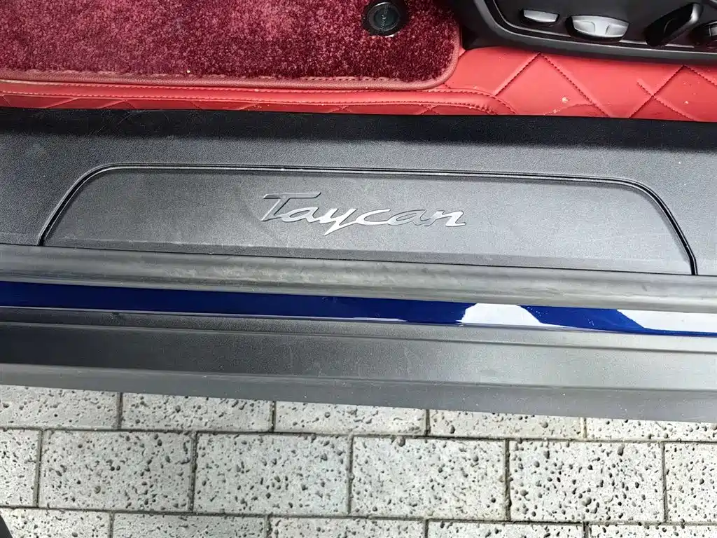 Porsche Taycan 2021 — фото 17