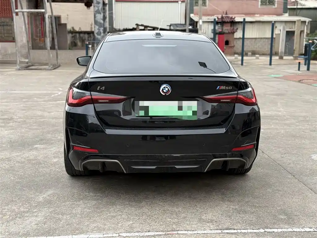 BMW i4 2023 — фото 9