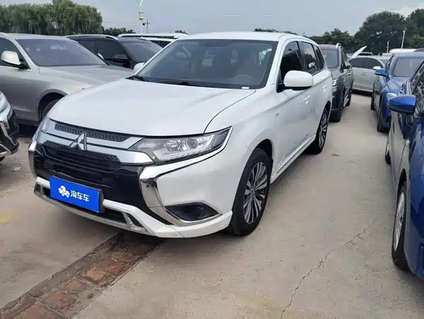 Mitsubishi Outlander 2022