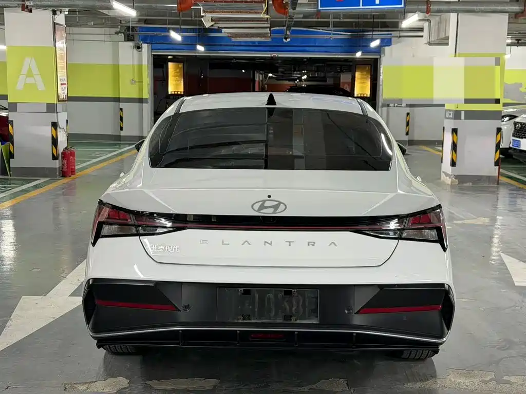 Hyundai Elantra 2023 — фото 4