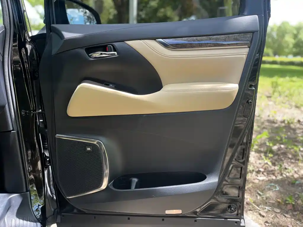 Toyota Vellfire 2021 — фото 20
