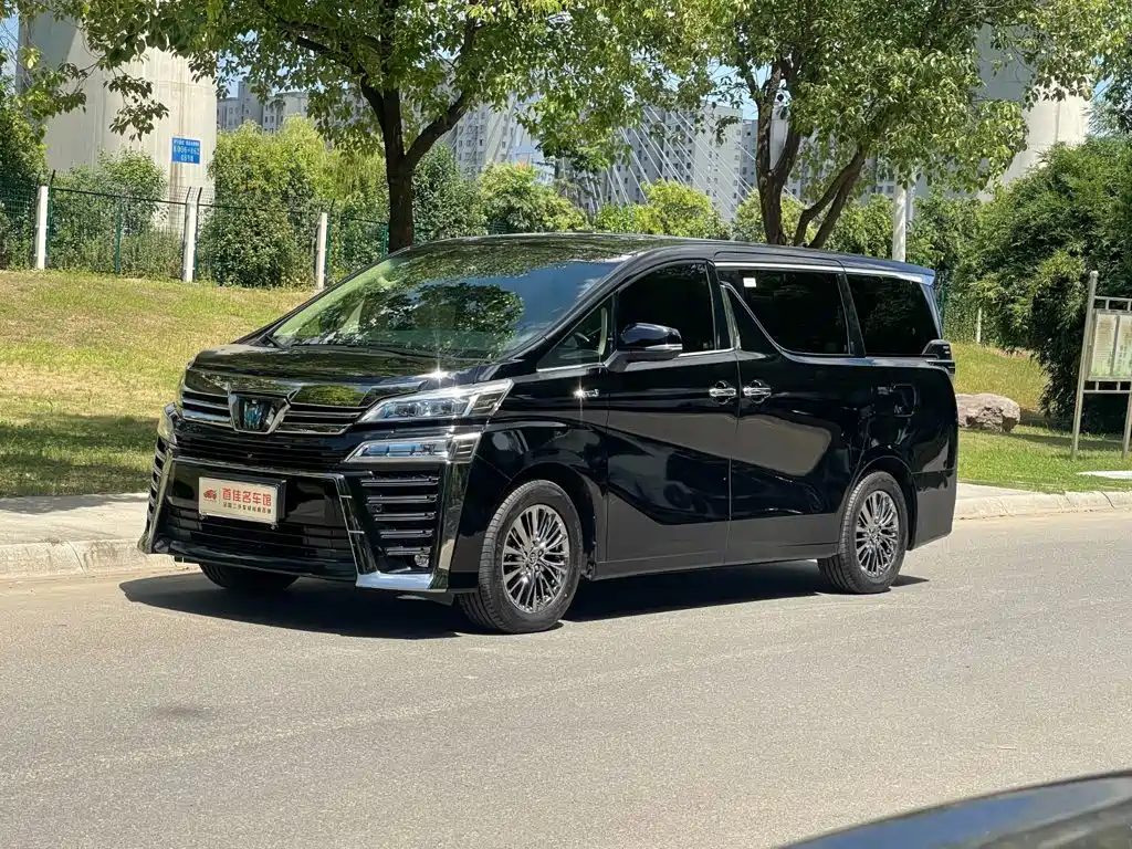 Toyota Vellfire 2021 — фото 1