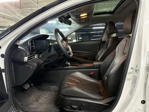 Hyundai Elantra 2022