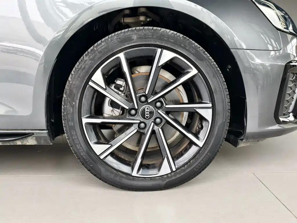 Audi A4L 2023 — фото 16