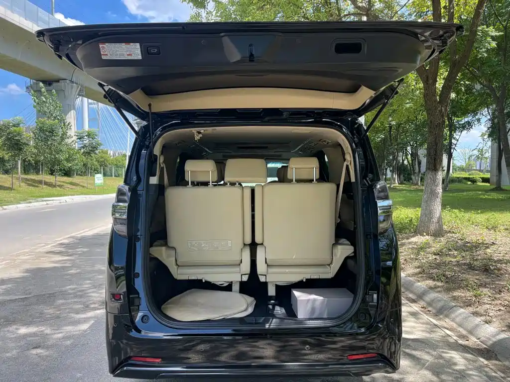 Toyota Vellfire 2021 — фото 16