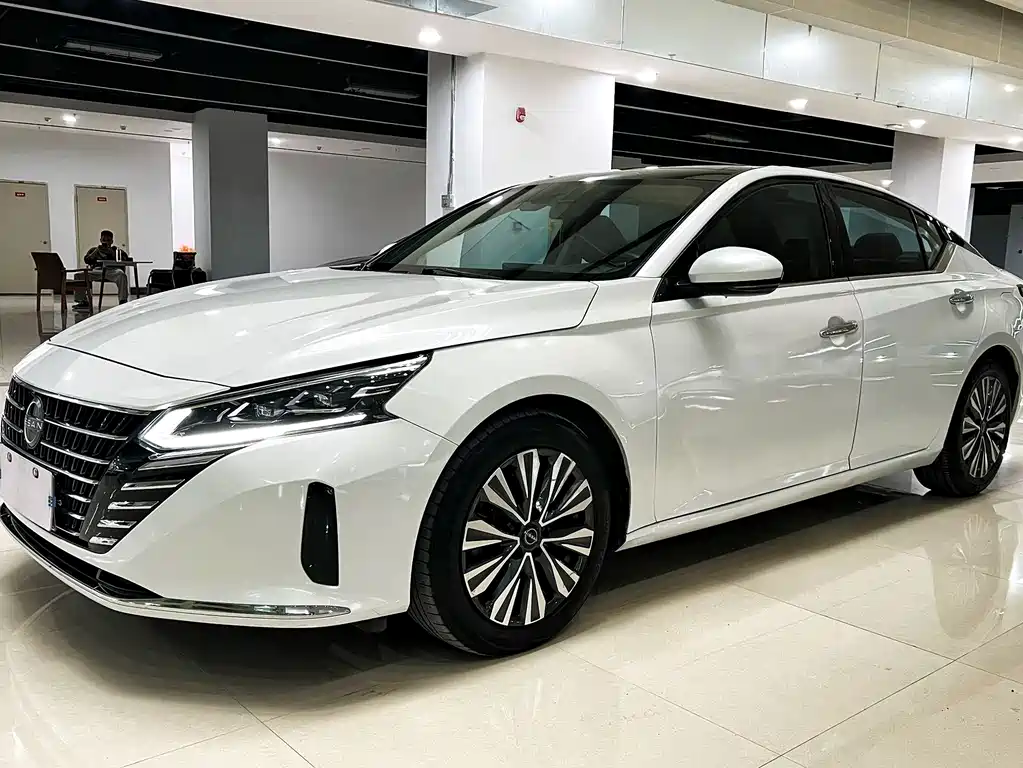 Nissan Teana 2023 — фото 1