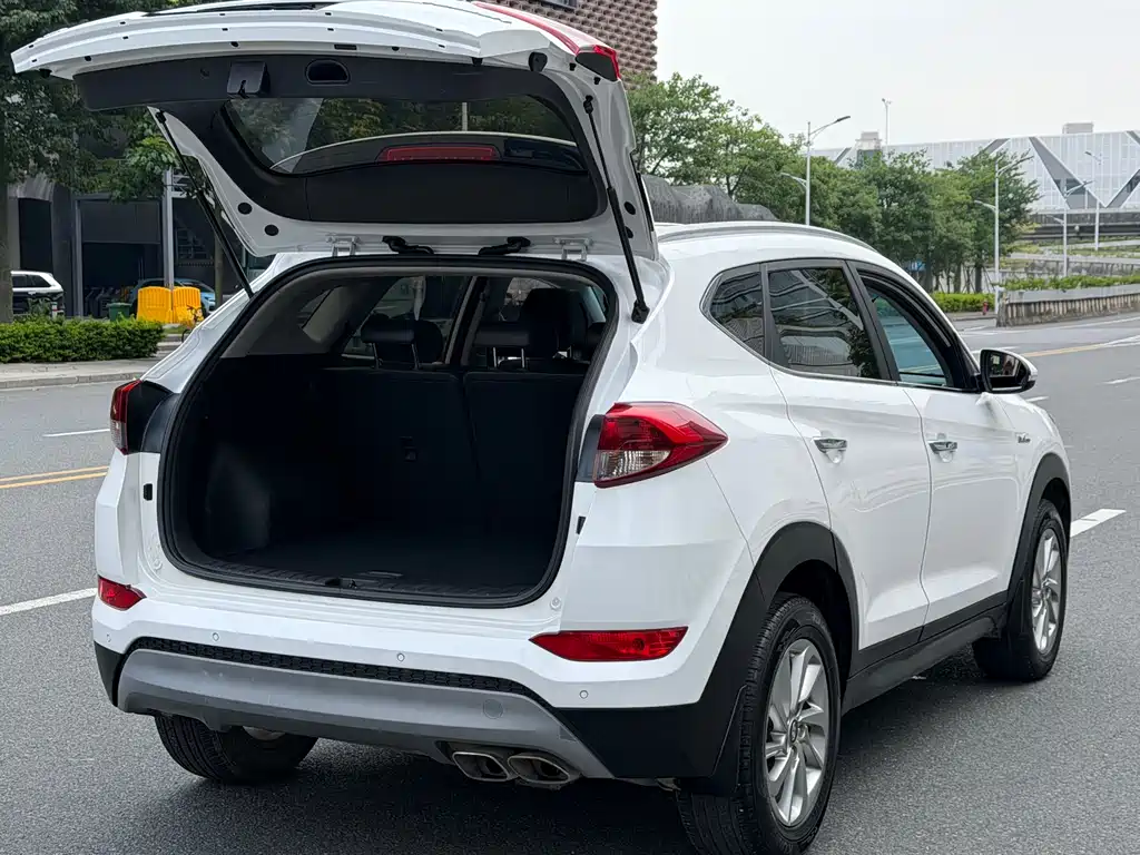 Hyundai Tucson 2017 — фото 13