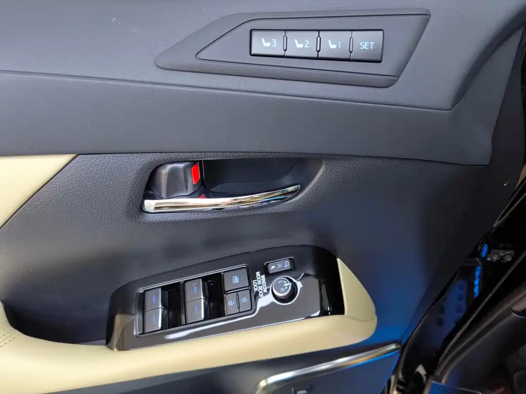 Toyota Vellfire 2022 — фото 20