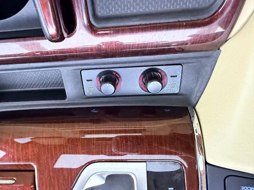 Toyota Alphard 2018 — фото 17