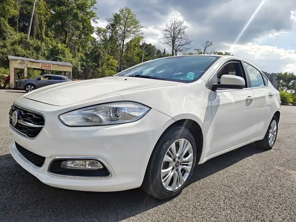 Fiat Viaggio 2016 — фото 1