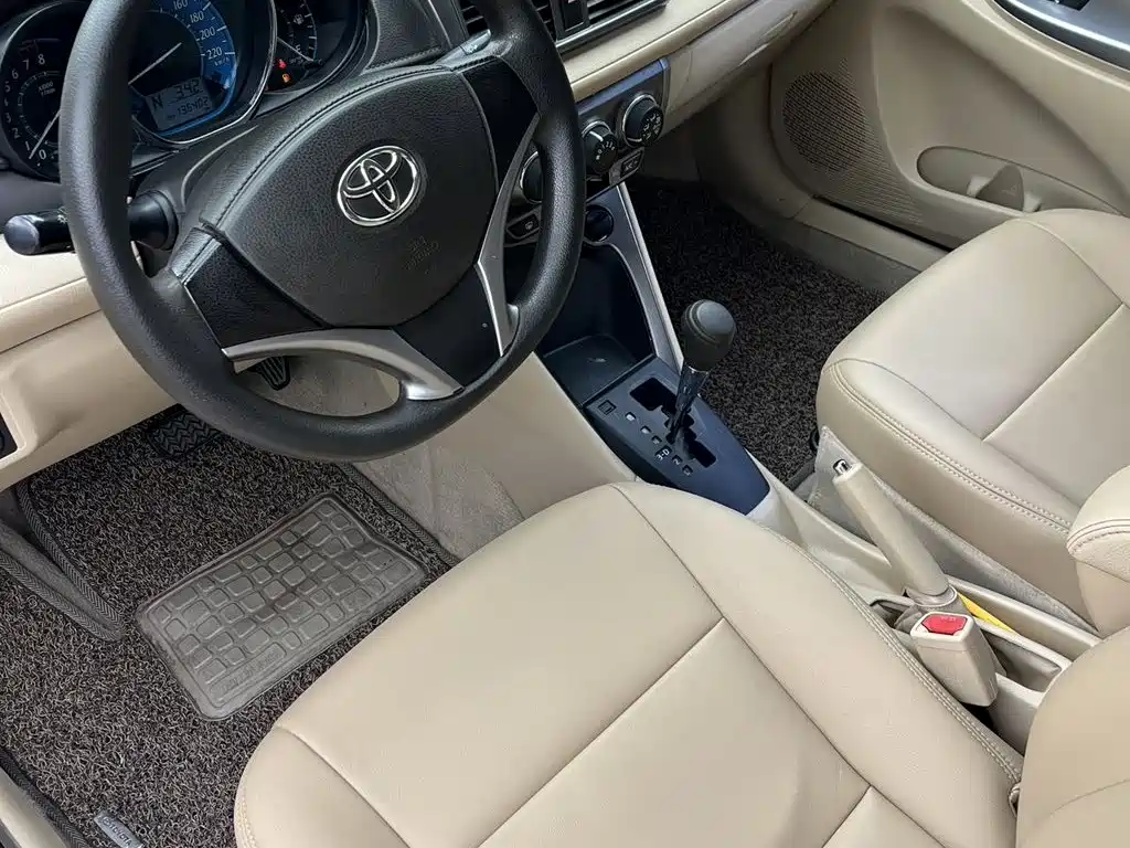 Toyota Yaris L 2015