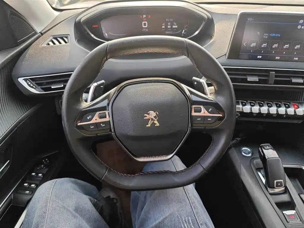 Peugeot 5008 2018 — фото 11