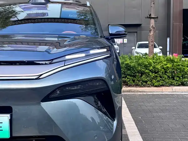 BYD Tang L 2025