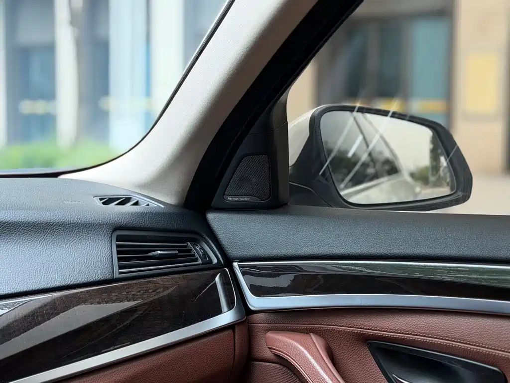 BMW 5 Series 2015 — фото 7