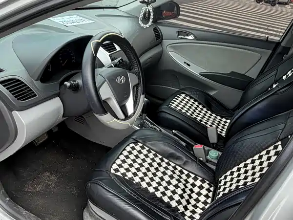 Hyundai Accent 2013
