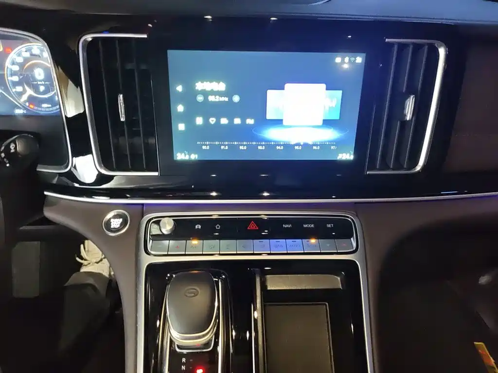 GAC Trumpchi M8 2021 — фото 14