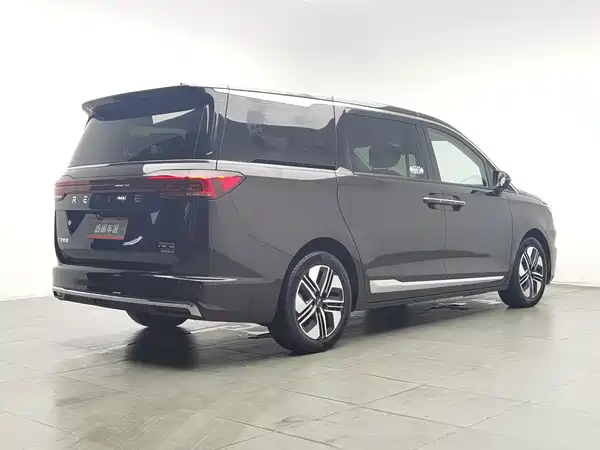 JAC Ruifeng RF8 PHEV 2024