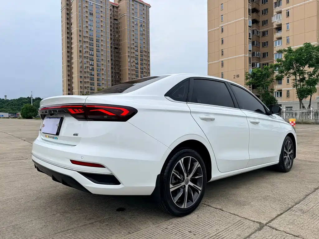 Geely Emgrand 2022 — фото 6
