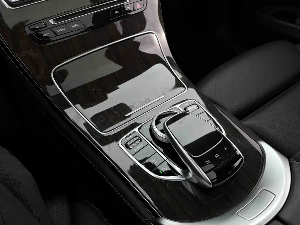Mercedes-Benz GLC 2016 — фото 11