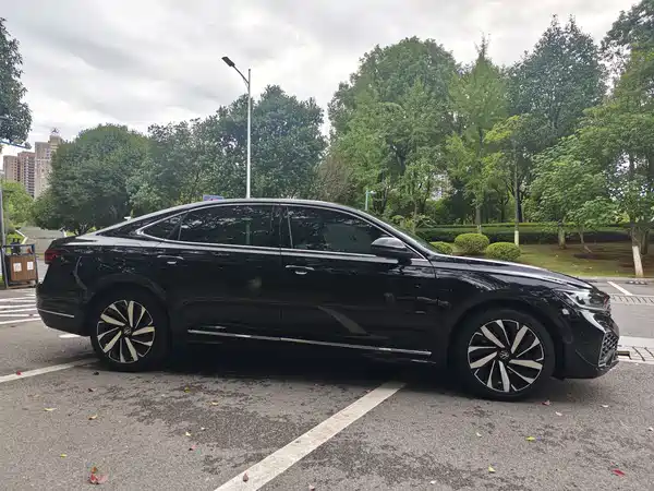 Volkswagen Passat 2023