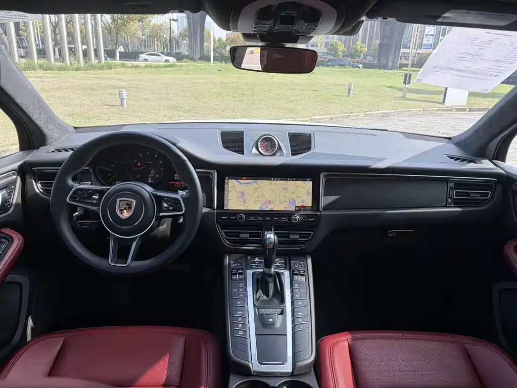 Porsche Macan 2022 — фото 15