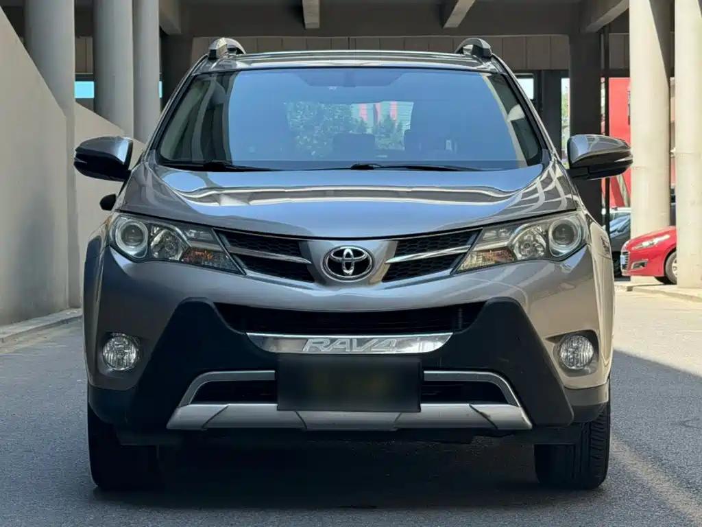 Toyota RAV4 2014 — фото 25