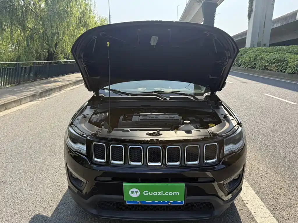 Jeep Compass 2018 — фото 20