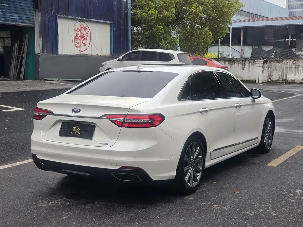 Ford Taurus 2020 — фото 10