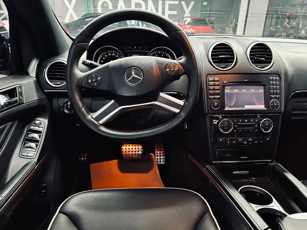 Mercedes-Benz M-Class 2011 — фото 13