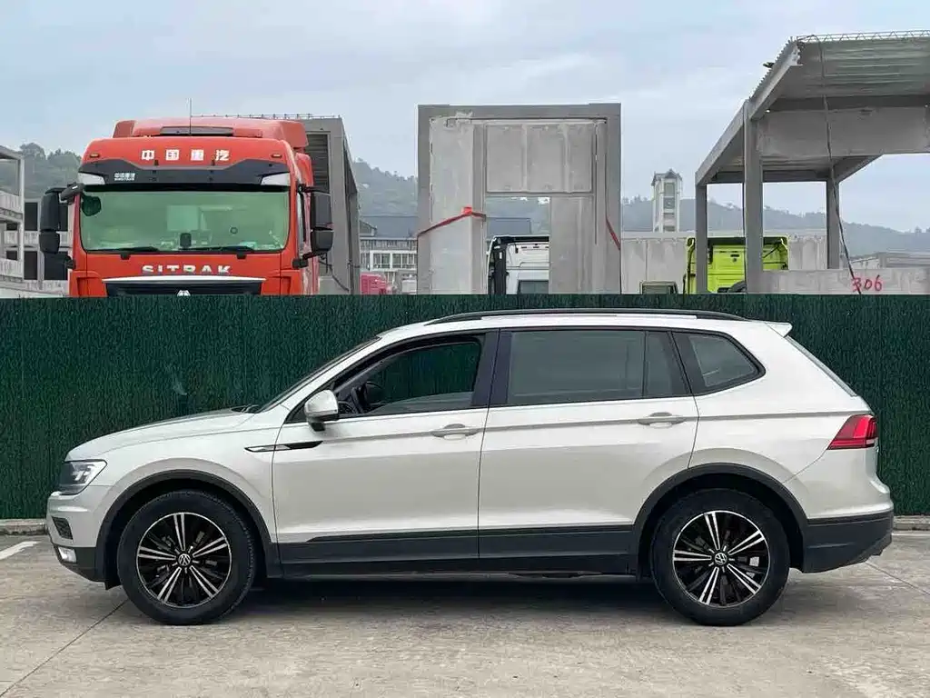 Volkswagen Tiguan L 2021 — фото 3