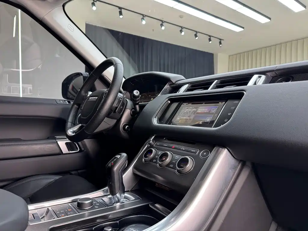 Land Rover Sport 2016 — фото 35