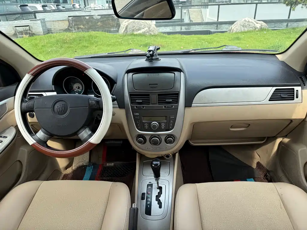 Buick Excelle 2013 — фото 14