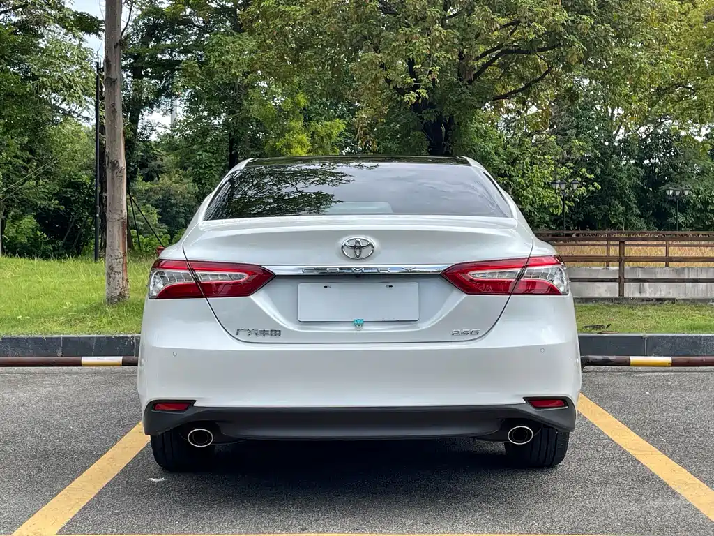 Toyota Camry 2021 — фото 5