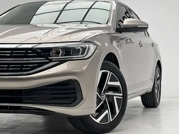 Volkswagen Sagitar 2022