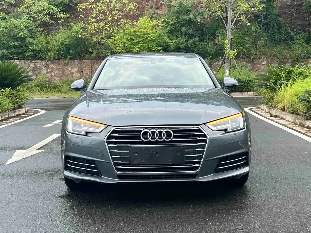 Audi A4L 2018