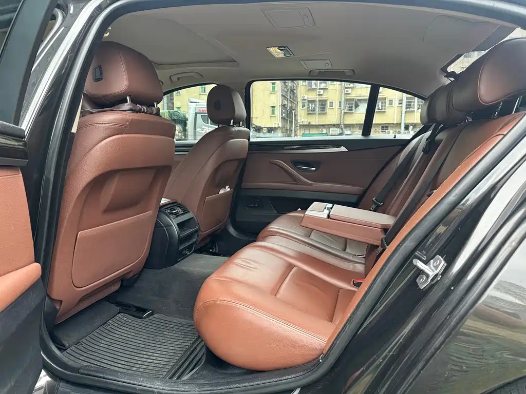 BMW 5 Series 2015 — фото 6