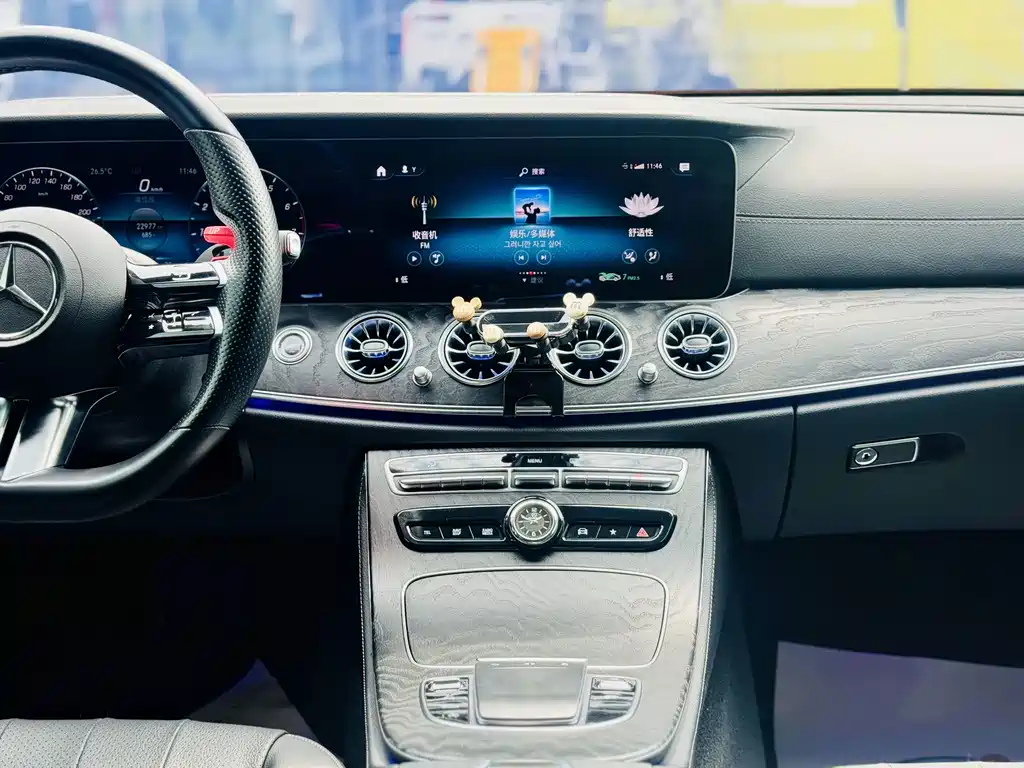 Mercedes-Benz E-Class 2021 — фото 10