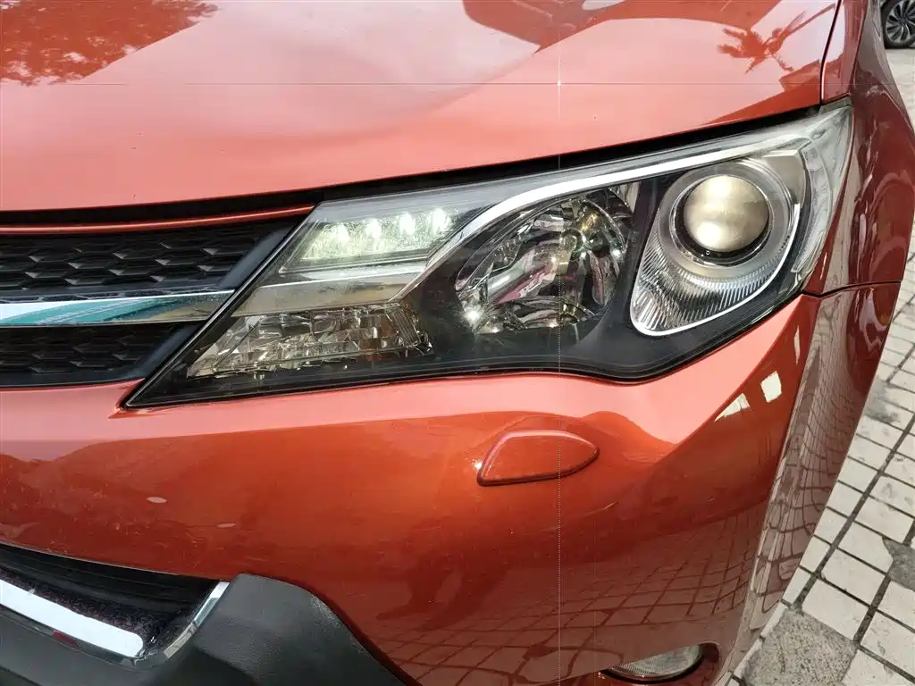 Toyota RAV4 2014 — фото 16
