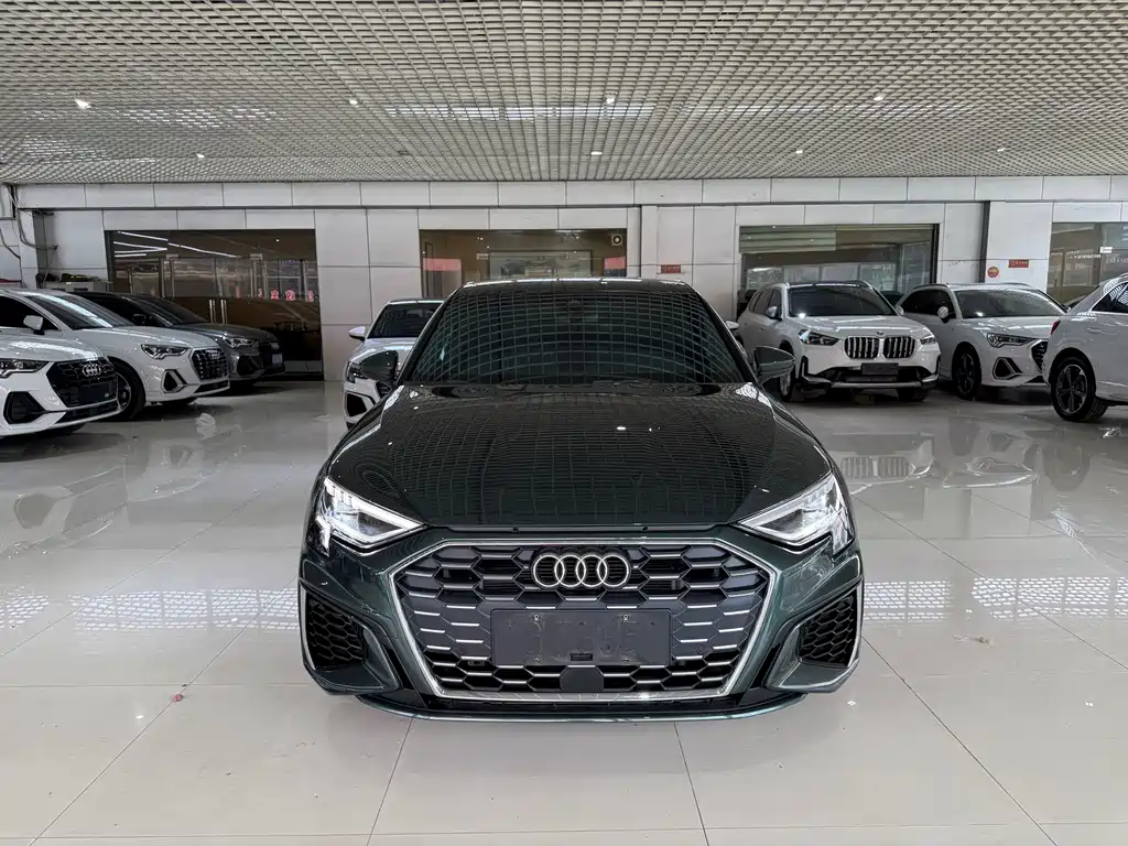 Audi A3 2023 — фото 2