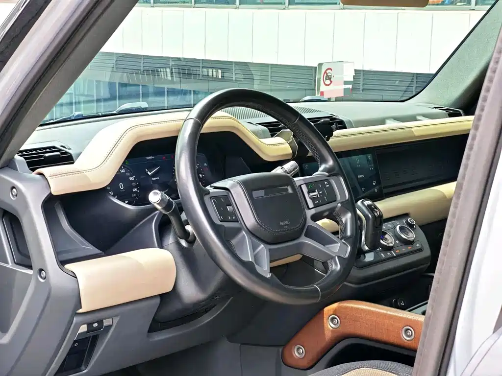 Land Rover Defender 2022 — фото 12