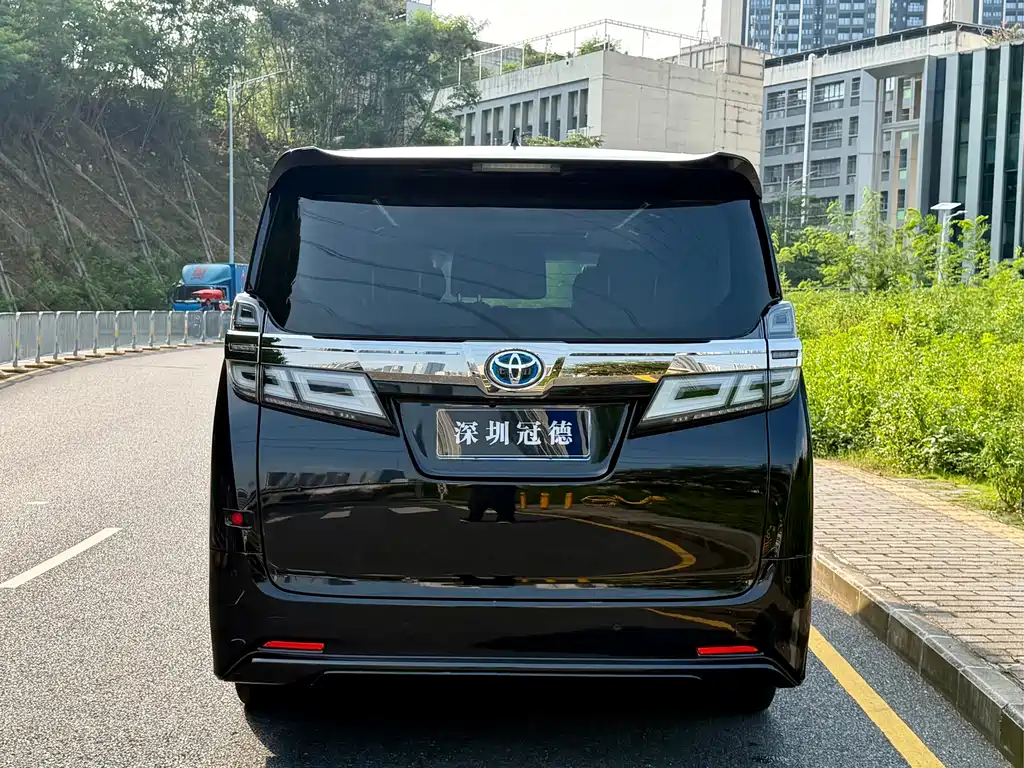 Toyota Vellfire 2022 — фото 5