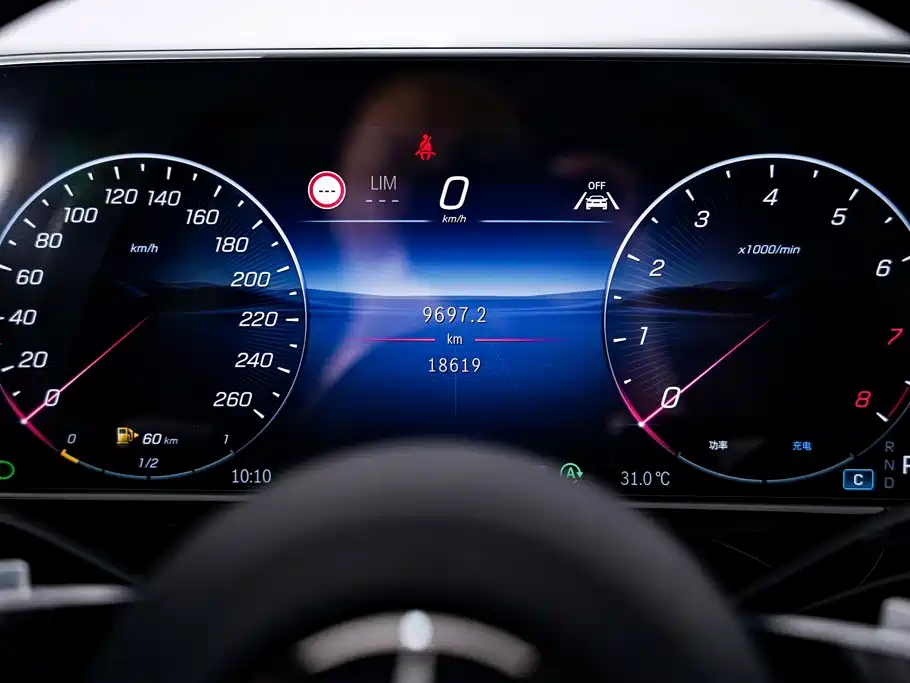 Mercedes-Benz E-Class 2025 — фото 16