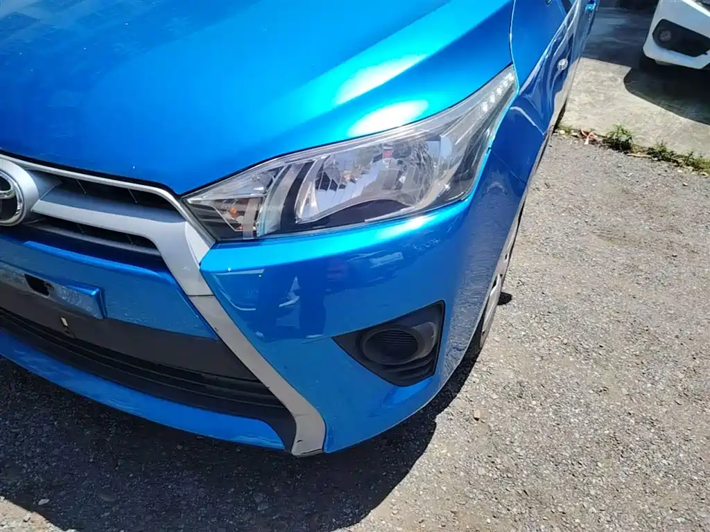 Toyota Yaris L 2015 — фото 24
