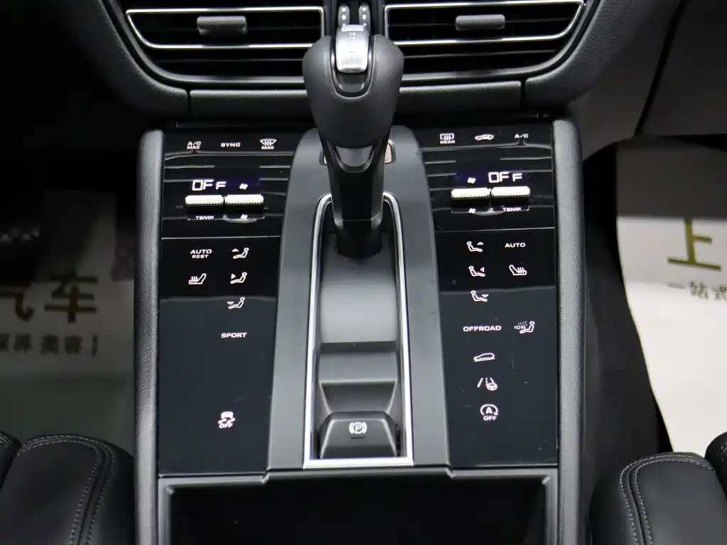 Porsche Macan 2023 — фото 18