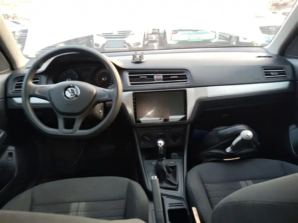 Volkswagen Lavida 2023 — фото 10