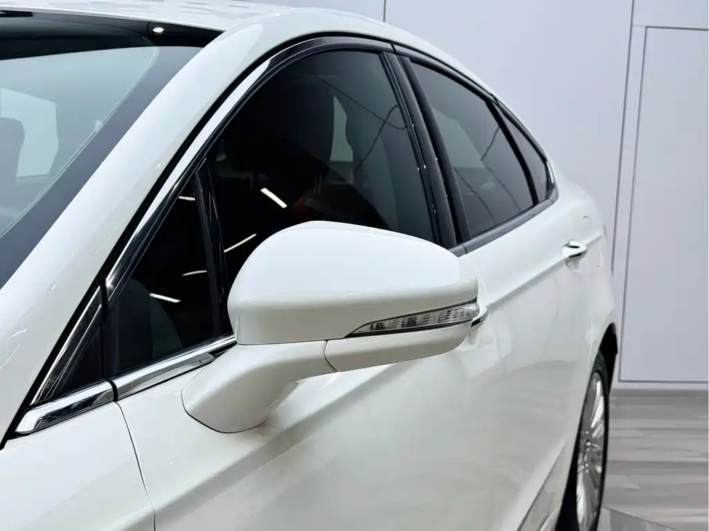 Ford Mondeo 2015 — фото 23