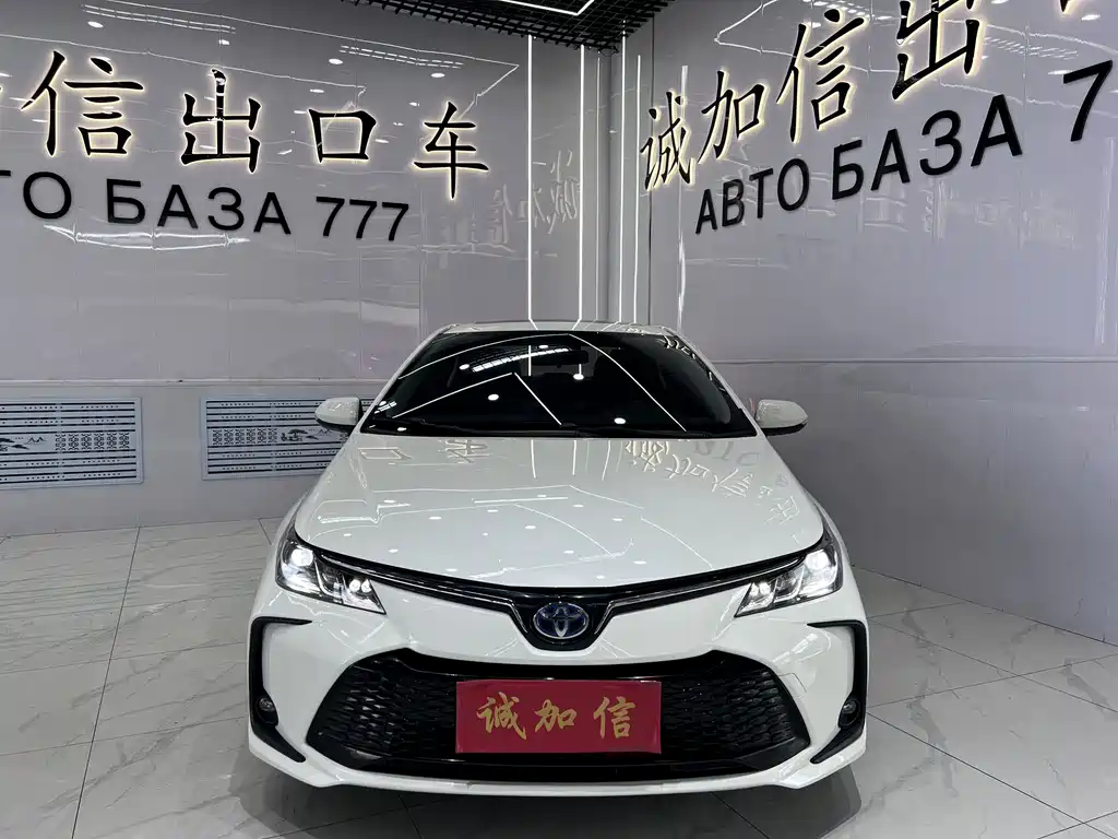 Toyota Corolla 2023 — фото 2