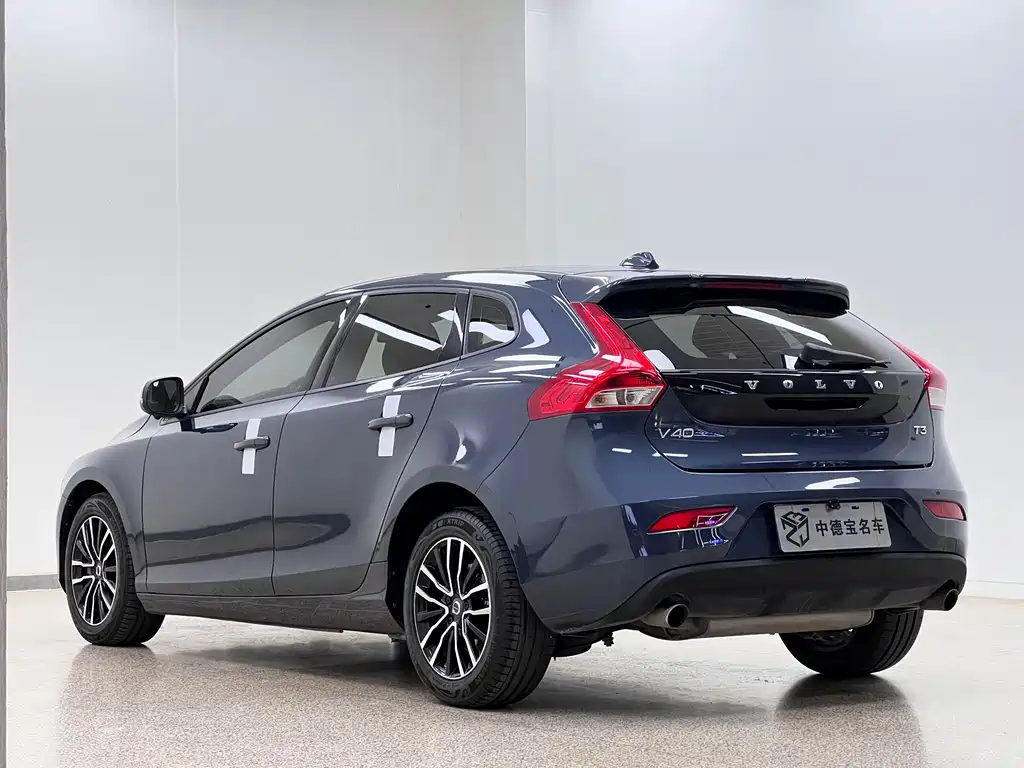 Volvo V40 2018 — фото 4