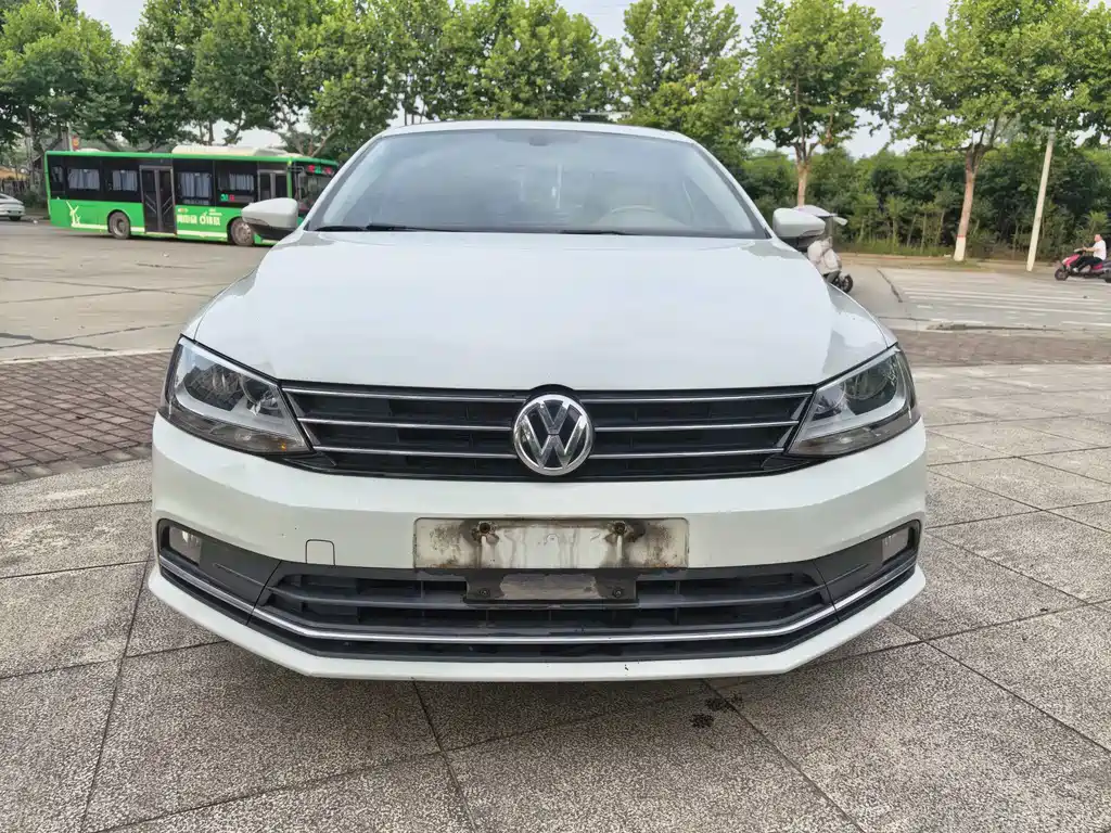 Volkswagen Sagitar 2019